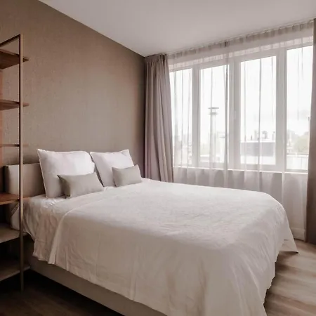 2br Penthouse Centre