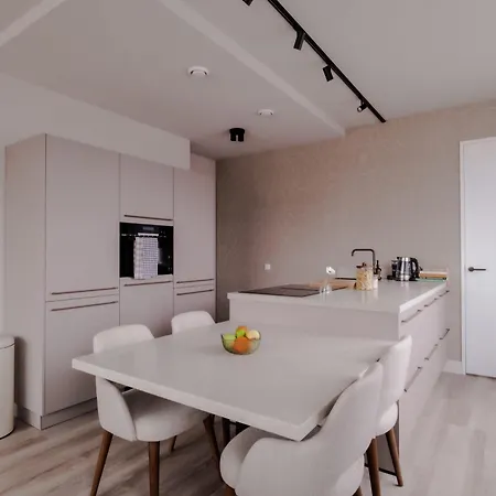2br Penthouse Centre Apartment *