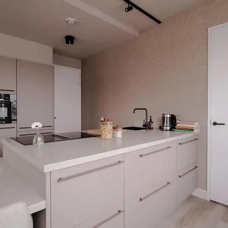 2br Penthouse Centre Apartment