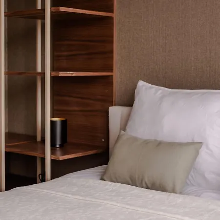 2br Penthouse Centre *