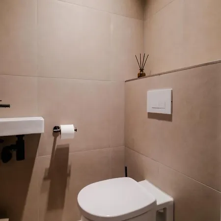2br Penthouse Centre Apartment *